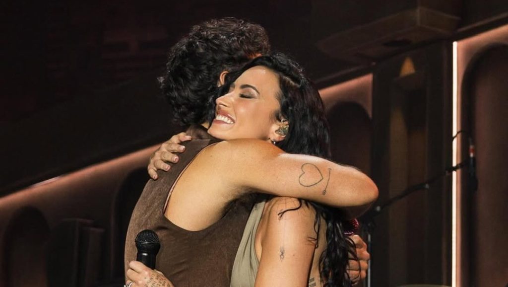 “Foi curador para nós”: Demi Lovato fala sobre emoção de cantar novamente com Jonas&nbsp;Brothers
