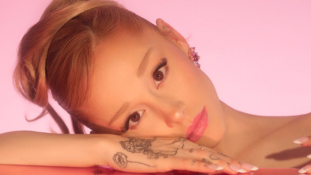 Ariana Grande prepara retorno aos palcos com primeira turnê em sete&nbsp;anos