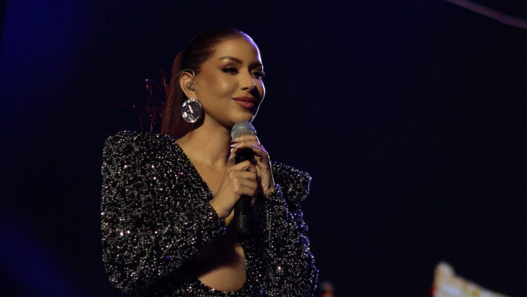 Marco Zero recebe 30 mil pessoas em comemoração aos 15 anos de carreira de Priscila&nbsp;Senna