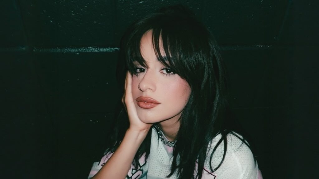 Camila Cabello apresenta versão de “Torn” em shows na Austrália
