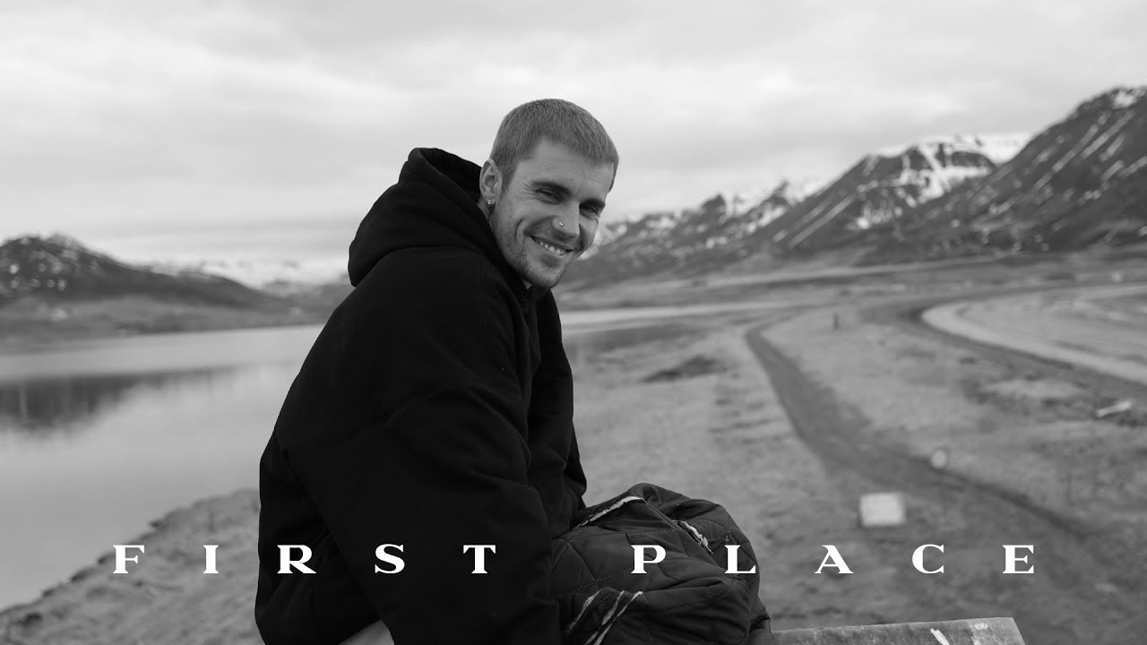 Justin Bieber divulga clipe de “First Place”, terceiro single audiovisual de “SWAG”