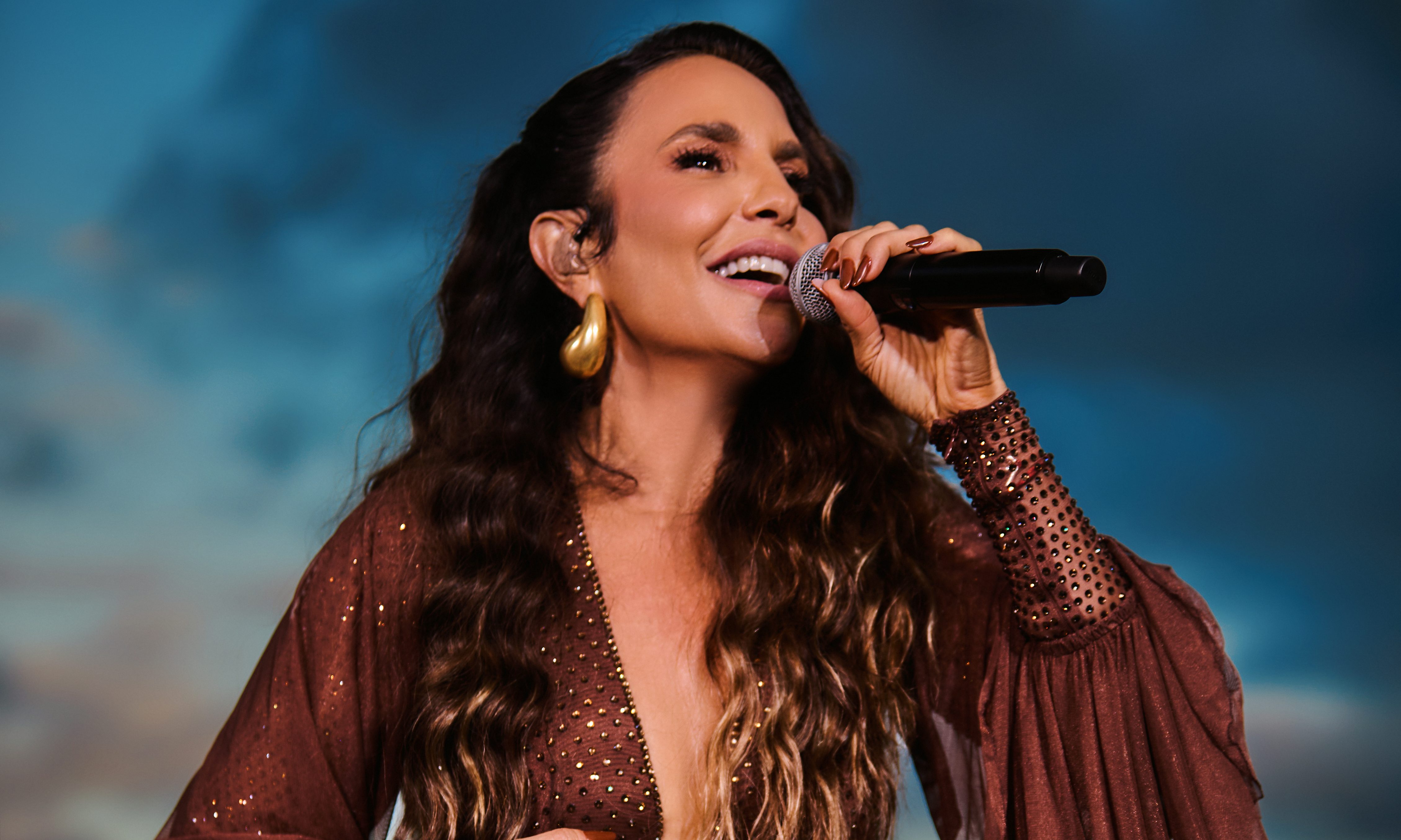 Ivete Sangalo homenageia Clara Nunes e entrega o registro de seu amor pelo samba