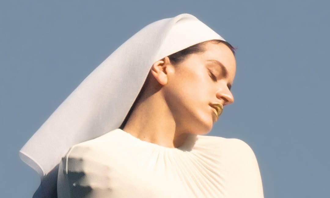 Rosalía anuncia o novo álbum e ilumina a Espanha para revelá-lo