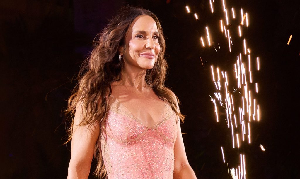 Ivete Sangalo agita Belo Horizonte com mais de cinco horas de show, convidados especiais e repertório com clássicos do samba e&nbsp;pagode