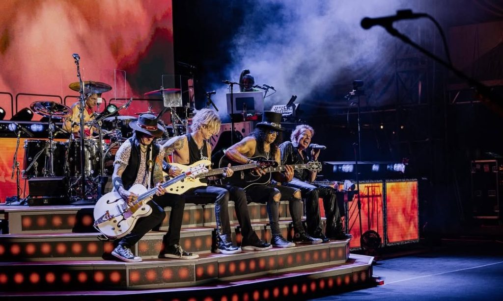 Ex-empresário do Guns N’ Roses processa ex-sócios por bloqueio de livro de&nbsp;memórias