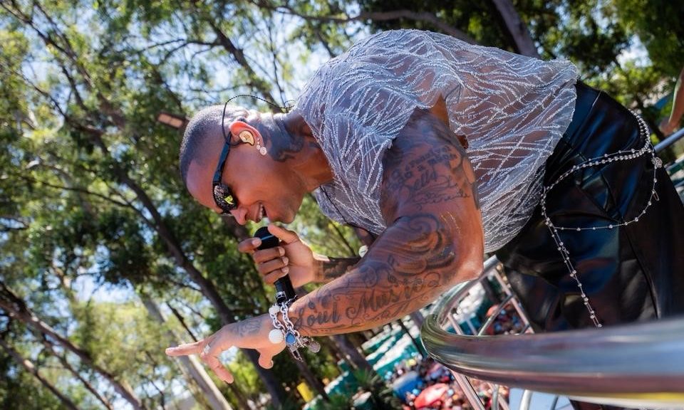 Léo Santana puxa elo 2º ano consecutivo o bloco VEM COM O GIGANTE no carnaval de rua de São Paulo
