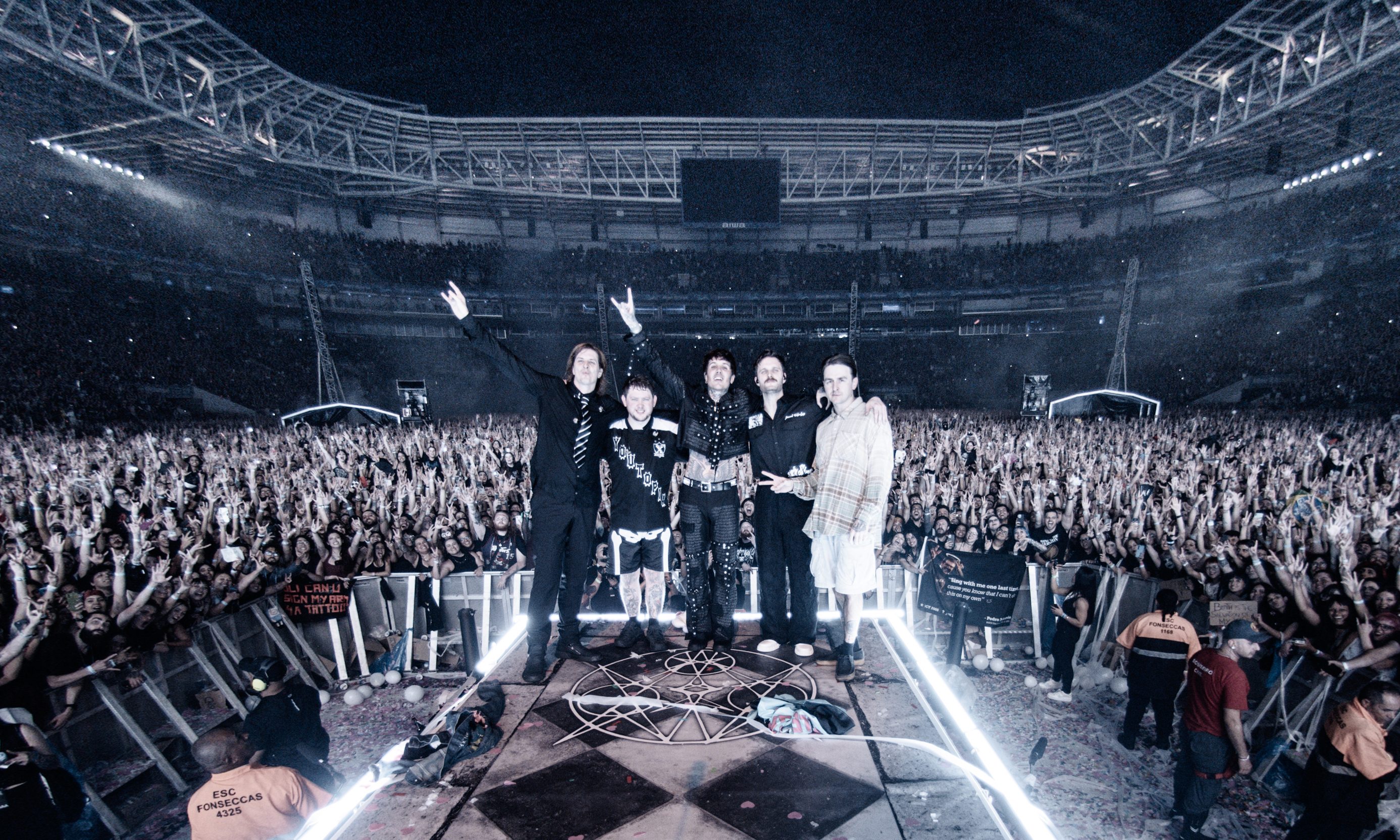 Show histórico em São Paulo vira evento cinematográfico em L.I.V.E. in São Paulo, novo projeto do Bring Me The Horizon