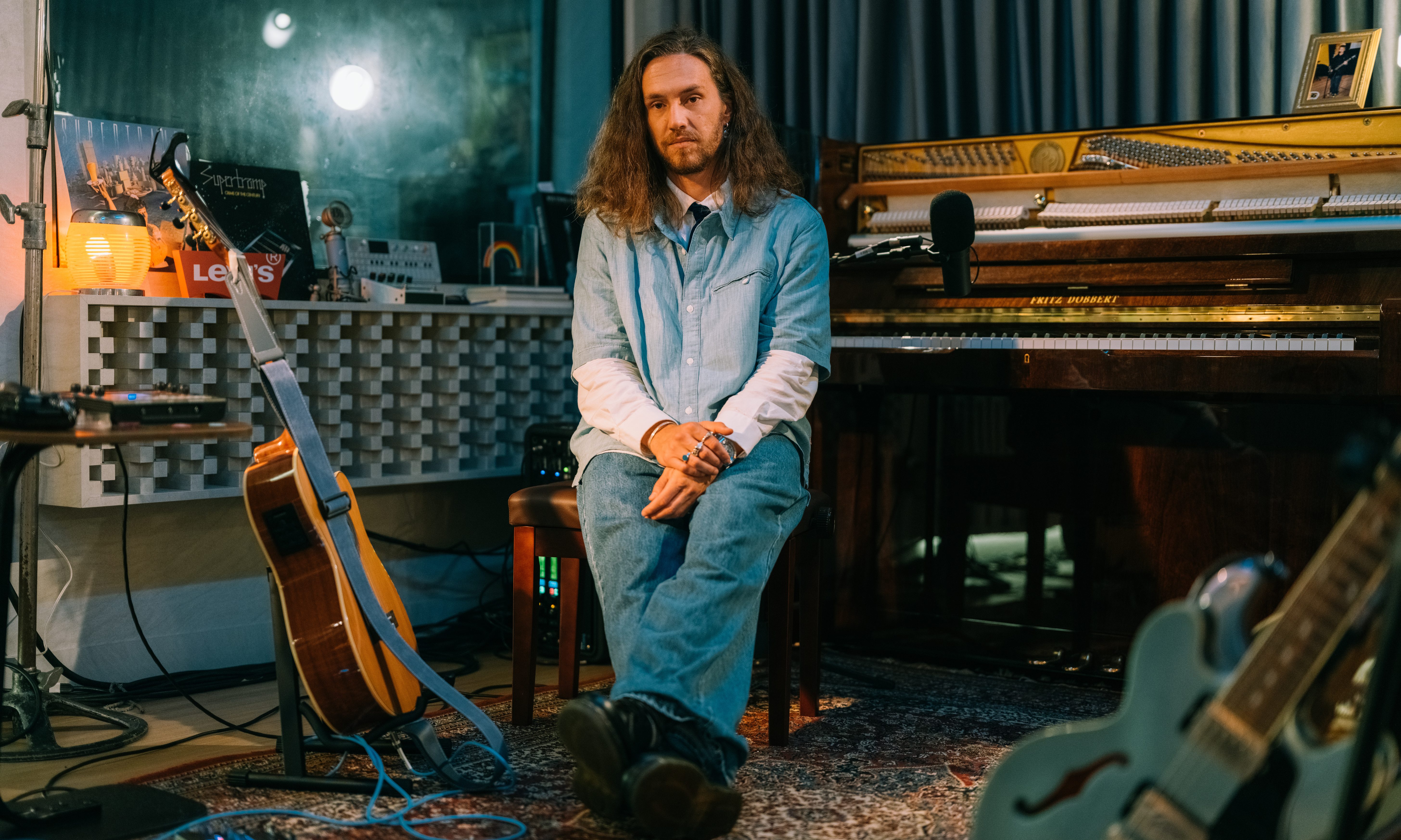 Vitor Kley lança álbum “APGC ao vivo na Casa da Colina”