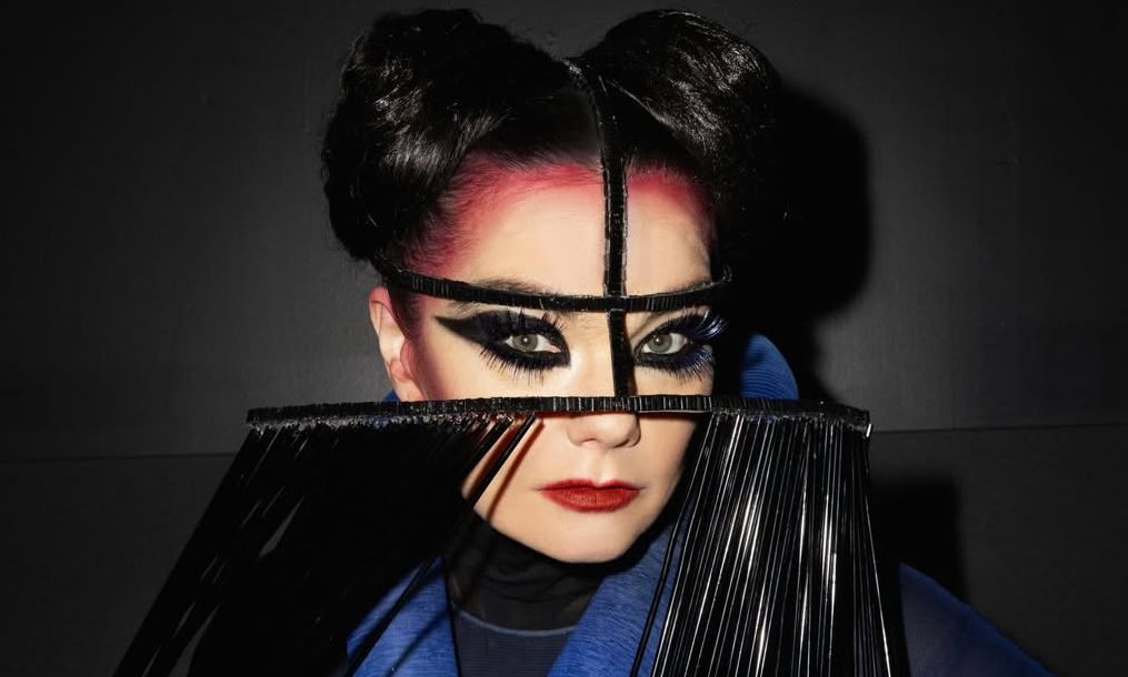 Björk bloqueia catálogo musical para usuários israelenses em protesto à guerra em Gaza
