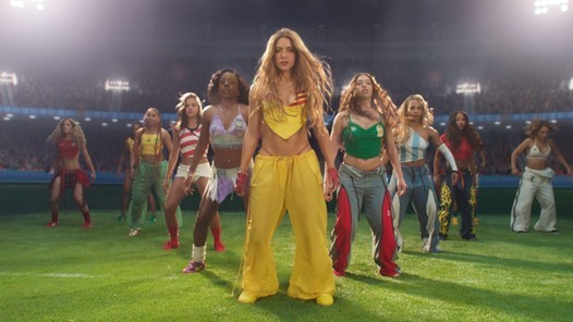 Shakira e Burna Boy lançam clipe oficial de “Dai Dai”, música da Copa do Mundo FIFA 2026