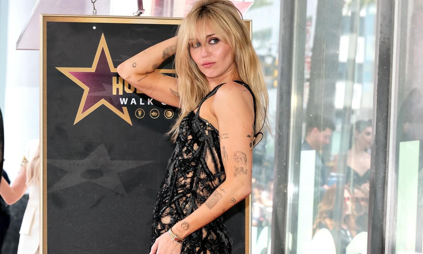 Miley Cyrus surge como favorita para comandar show do intervalo da NFL na Austrália
