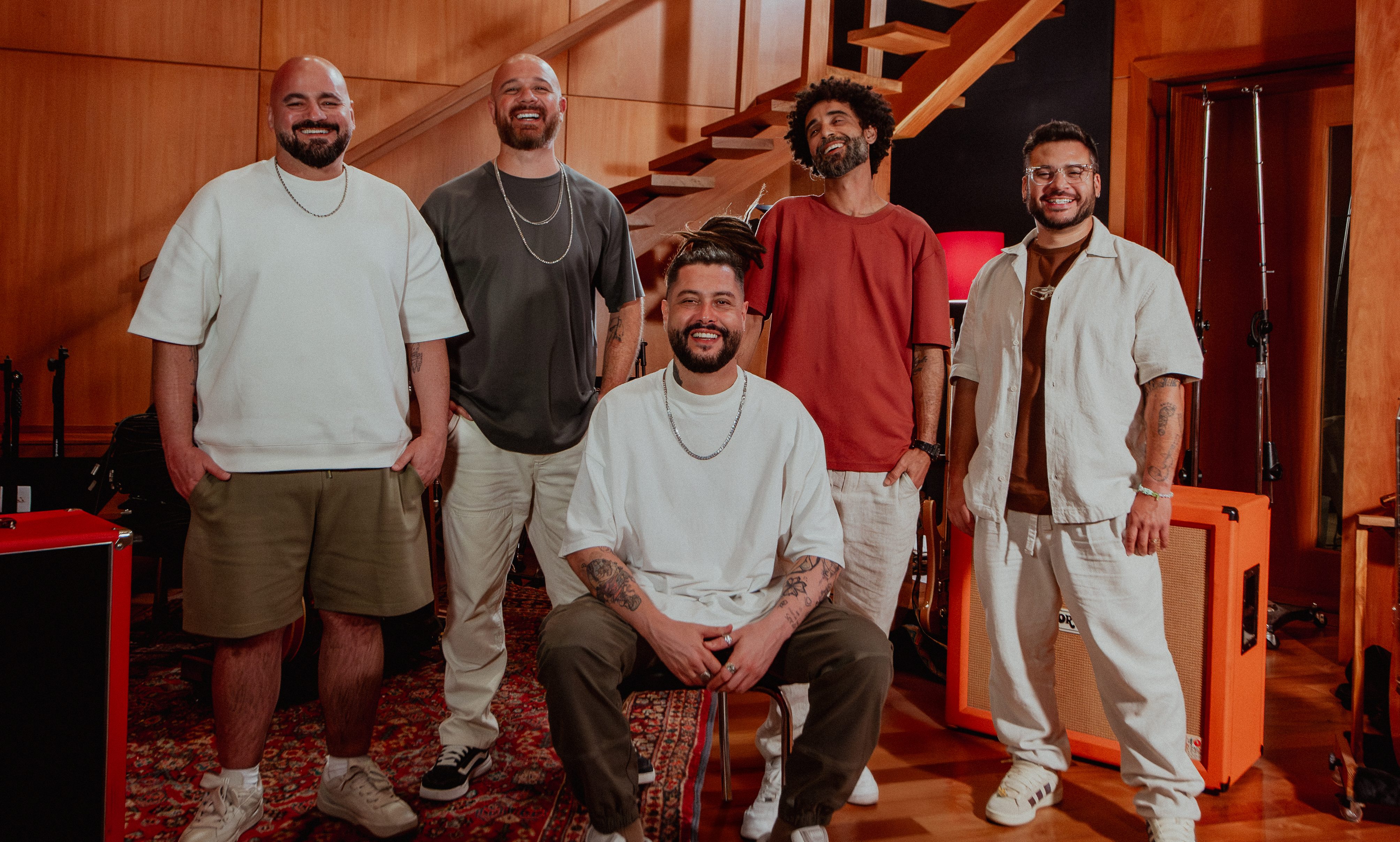 Maneva transforma celebração dos 20 anos de carreira em novo capítulo com EP “Reggae Sua Fé”