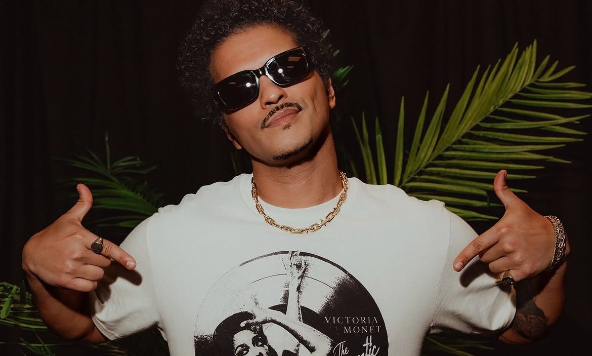 Bruno Mars coloca “Risk It All” no Top 10 da Billboard Radio Songs