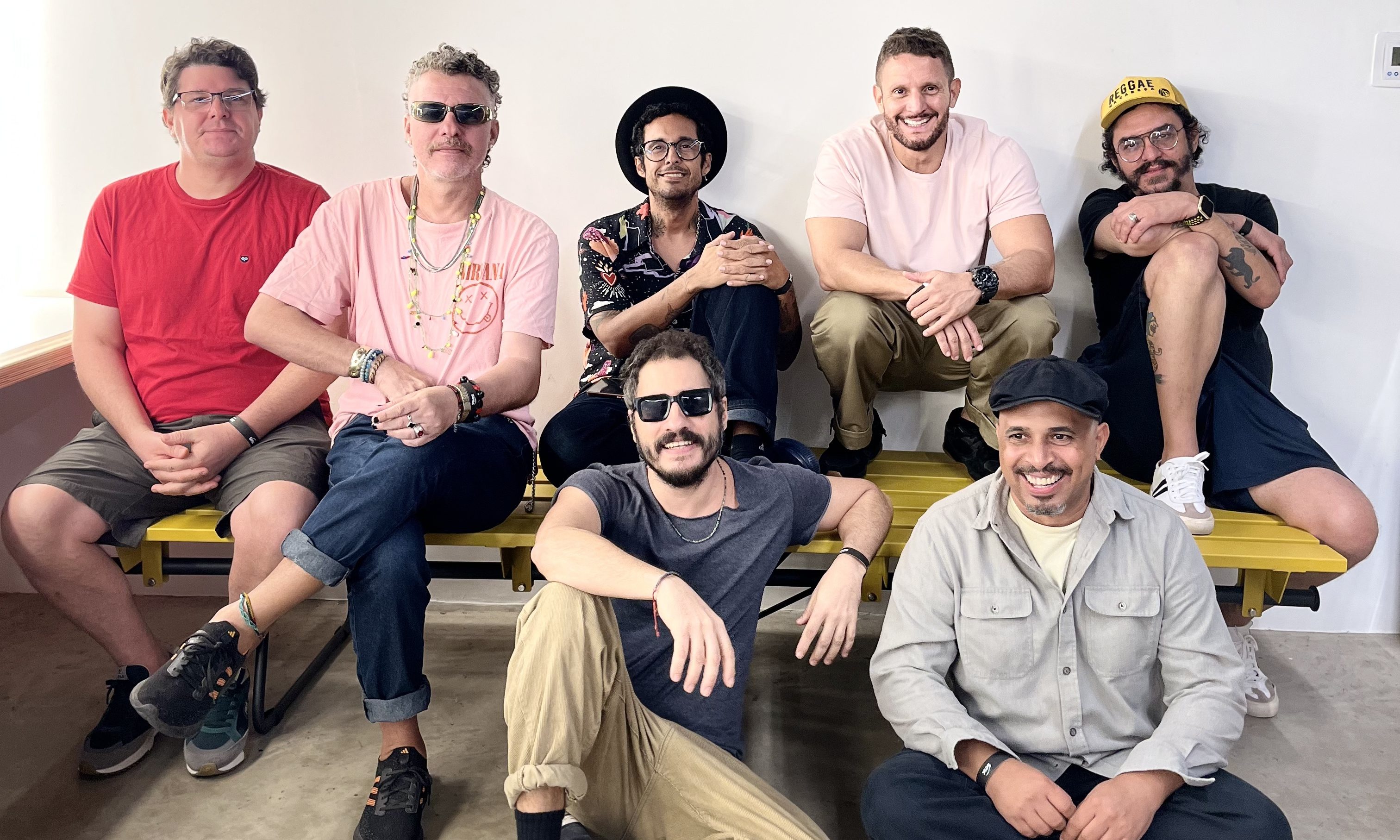 Academia da Berlinda celebra 22 anos de carreira com o álbum “Nave Luz”